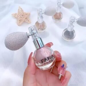 1 pcs Glitter Spray Highlight Powder Pearlescent Face Powder Waterproof Fine Shiny Crystal Eye Face Brightening (Random Color)