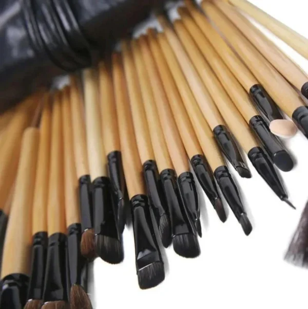 Bobbi brown 24 Piece Brush Set - Image 5