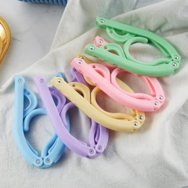 Folding hanger Foldable Clothes Hangers Portable Travel Clothes (Random Color) - Image 2