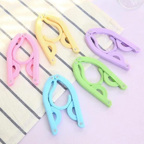 Folding hanger Foldable Clothes Hangers Portable Travel Clothes (Random Color) - Image 4