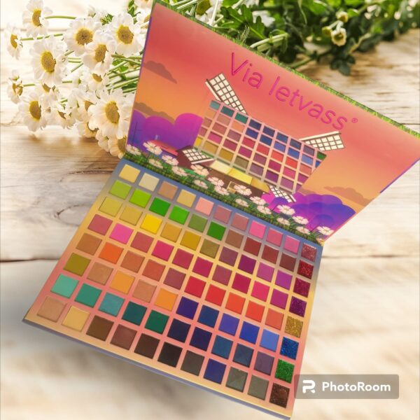 Via Letvass  88 Color ARTISTRY Eyeshadow Palette