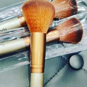 1 pcs Makeup Brush , Blending Brush, FULL ROUNDED SHAPE, SHADES CHEEKS & FACE