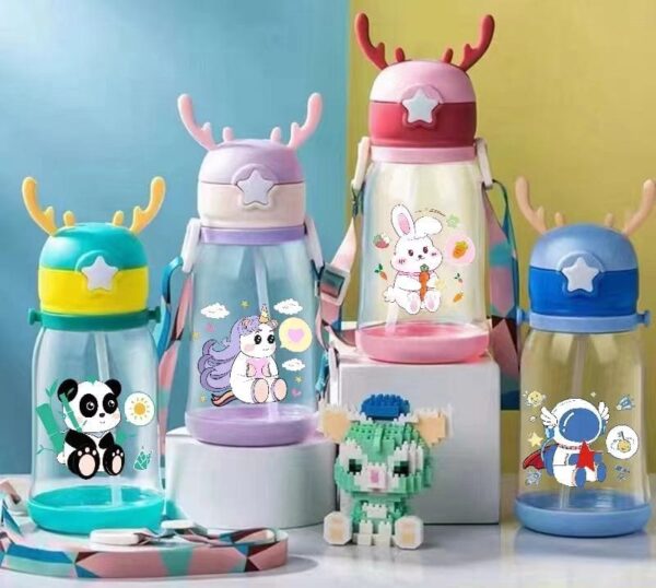 Reindeer Thorn Shape Water Bottle For Kids (600ML) (random color)