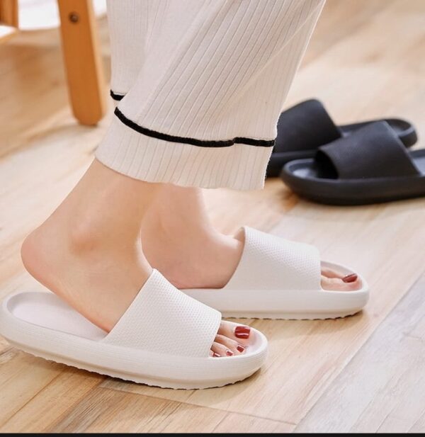 Thick Platform Bathroom Home Slippers Cloud Slippers Women Soft Sole EVA Indoor Slides Sandals Summer Non-Slip Flip Flops - Image 3