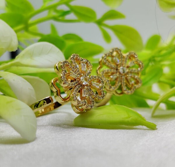 1 Piece Imported Dazzling Dual-Tone Floral Moveable Rings 🌟 | Luxurious Design Ring | Adjustable Ring | Ring For Girls & Women ✨