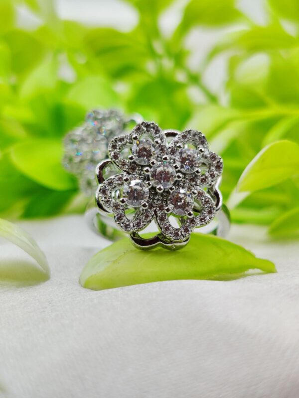 1 Piece Imported Elegant Moveable Floral Cluster Ring with Sparkling Zircon Detailing 🌟 | Luxurious Design Ring | Adjustable Ring | Ring For Girls & Women ✨ - Image 2