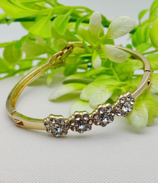 Sparkling Floral Adjustable Bracelet | Best Quality Artificial Bracelet For Girls & Women | Imported Elegance for Every Occasion | Elegant Design - Image 5