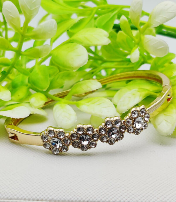 Sparkling Floral Adjustable Bracelet | Best Quality Artificial Bracelet For Girls & Women | Imported Elegance for Every Occasion | Elegant Design - Image 4