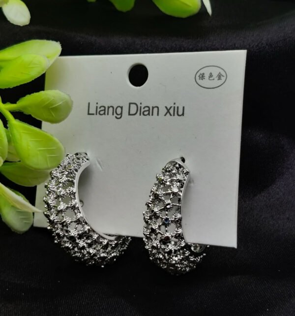 Imported Exquisite Antique-Style Crescent Hoop Earrings - Tarnish Free Elegance | Best Quality Earrings For Girls & Women | Luxury Look Earrings (Silver) - Image 5