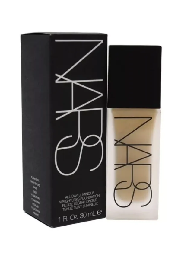 Nars Natural Radiant Longwear Foundation Light One  Reflecting Foundation - Image 3